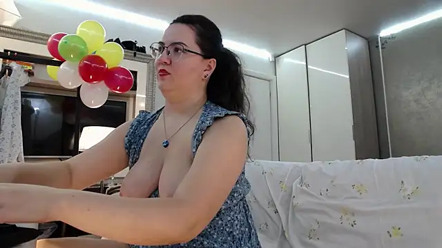 ILoveToFeelU live sex cam