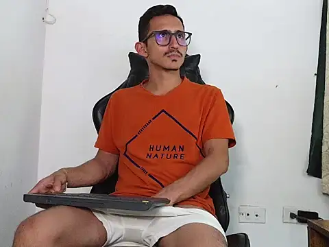 HomeAloneK live sex cam