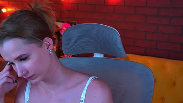 Megan_Rodgers's cam snapshot