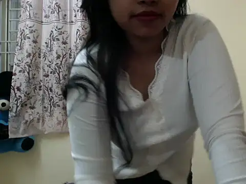 Bad_girl_kayraa_'s cam snapshot