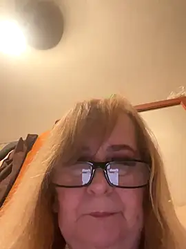 Irina2909@xh live sex cam