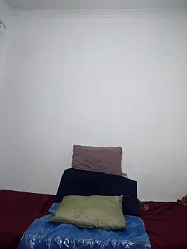 Curvy_sluty live sex cam