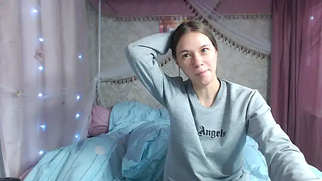 leila_bambi_'s cam snapshot