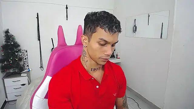 Leonard_Price live sex cam