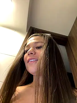 Alyshanon18 live sex cam