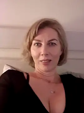 stellahere8's cam snapshot