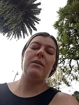 Fernandar2025's cam snapshot