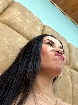 Natalia_Saenz_'s cam snapshot