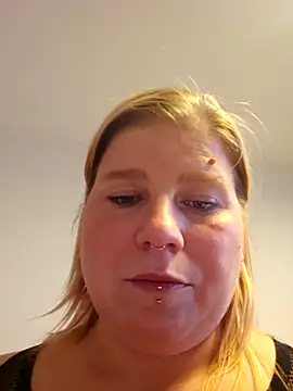 PussyKussy89's cam snapshot