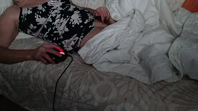 larawet's cam snapshot