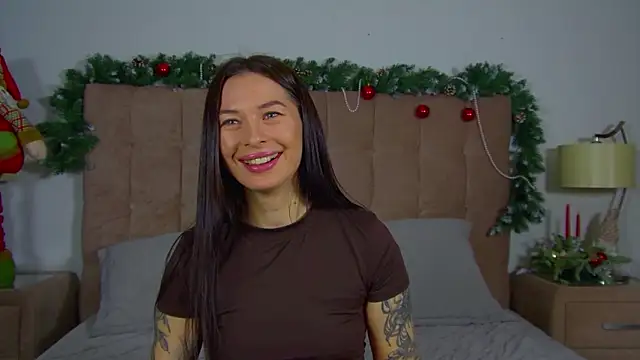 AlexandraBloom's cam snapshot