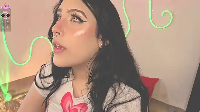 ashlynnlowe_'s cam snapshot