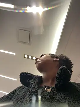 Your_Paris's cam snapshot