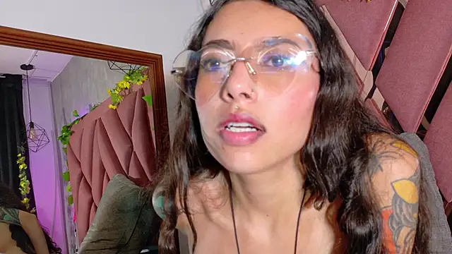 viollettaa_'s cam snapshot