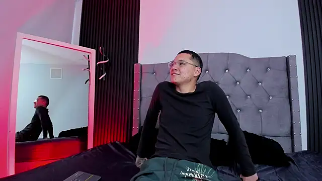 AnnieAndLeandro's cam snapshot