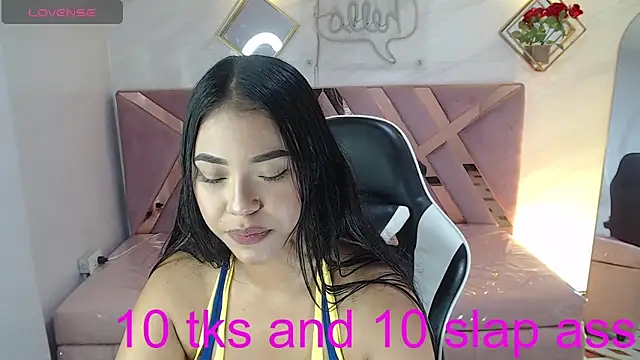 Kendall_Queen_v's cam snapshot