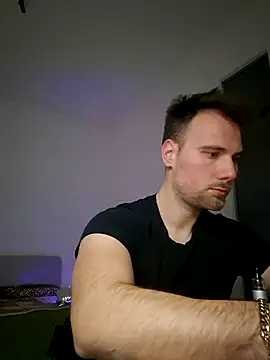 mrlyuis live sex cam