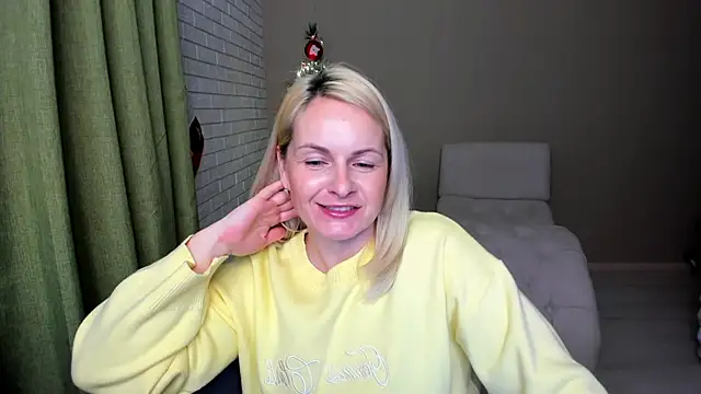 Alicee_Gracee's cam snapshot