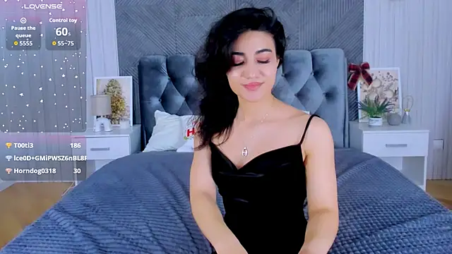 Maya_Rogerss's cam snapshot