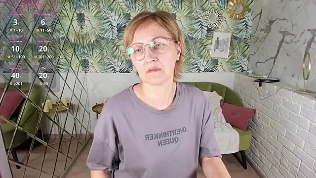 Paris_Cherry's cam snapshot