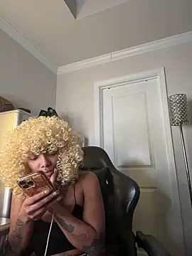 butterflybootyy live sex cam