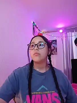 Bella-Gema live sex cam