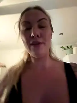 NastyMilf_ live sex cam