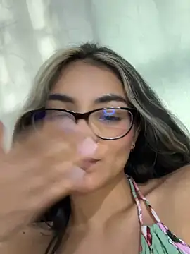 Cat2525 live sex cam