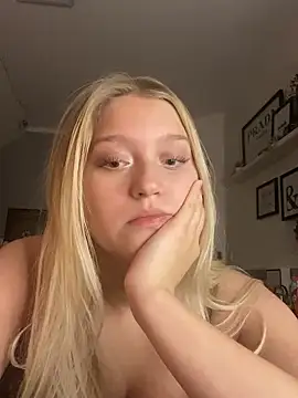 EmmiPemmi live sex cam