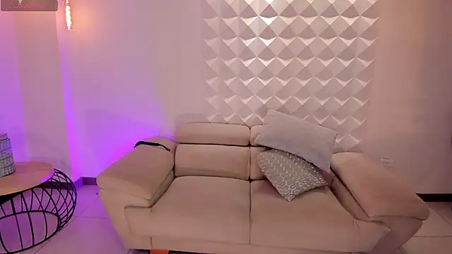 SavannahStorm's cam snapshot