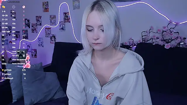 Megan--chan's cam snapshot