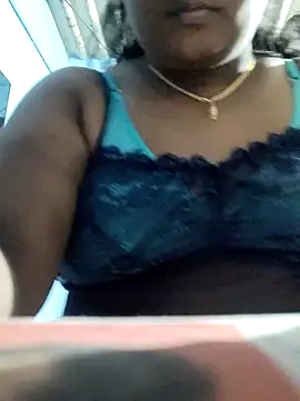 divyatamil143's cam snapshot