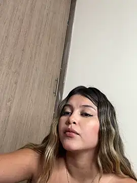 lunablossom_'s cam snapshot