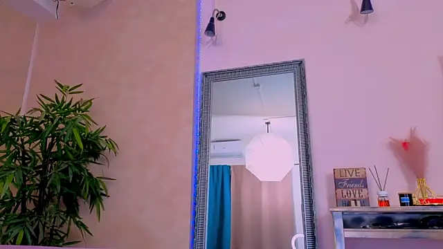 MichelleReys's cam snapshot