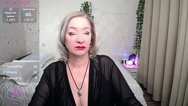 hunters_woman's cam snapshot