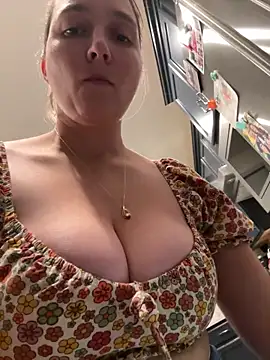 Lovergirl7111's cam snapshot