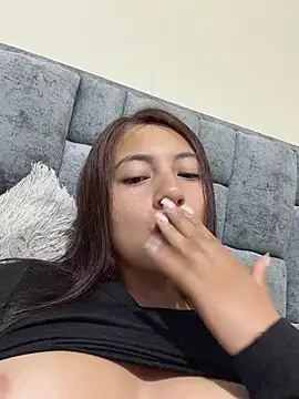 Karlee_Grey1's cam snapshot