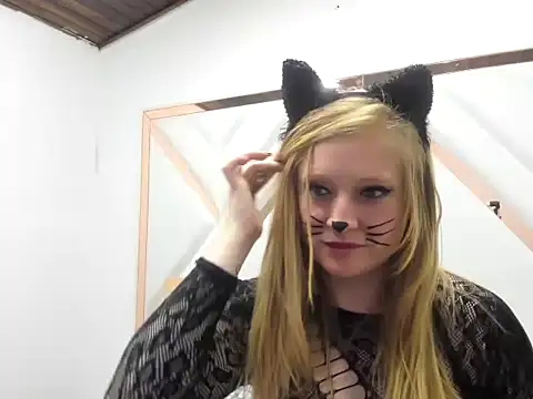 AliceCat_02's cam snapshot