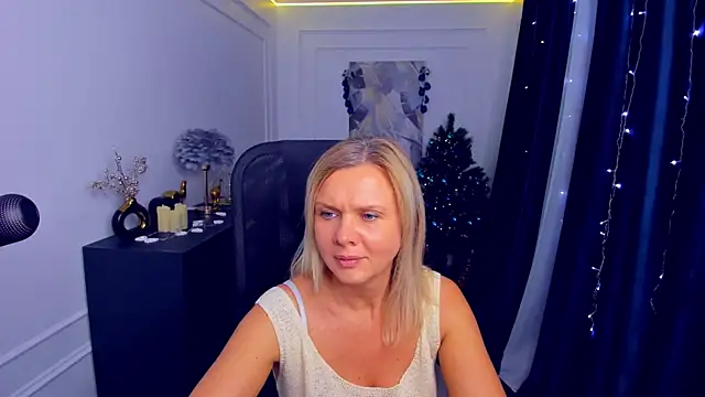 AgathaKlouin's cam snapshot