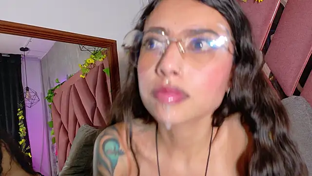 viollettaa_'s cam snapshot