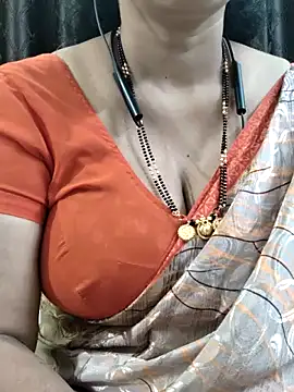 bhuvana_555's cam snapshot