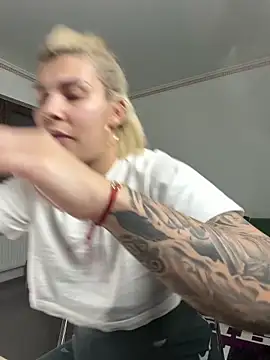 MiaKiittyy's cam snapshot