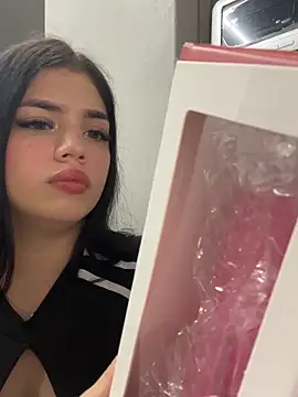 Hailey-Fox's cam snapshot