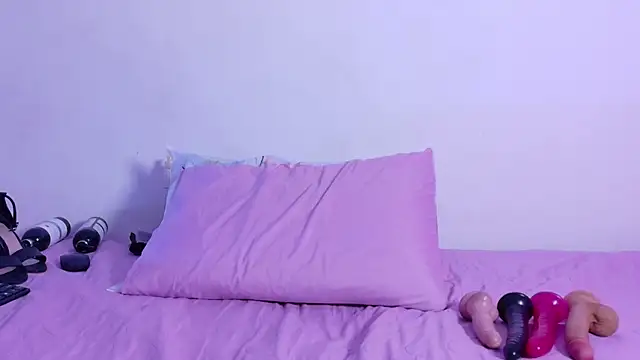 cutepetitee's cam snapshot