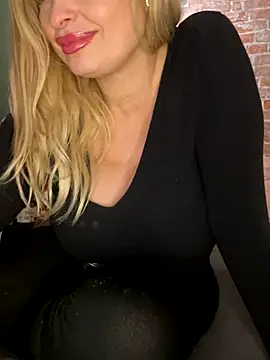 Lisavontease live sex cam