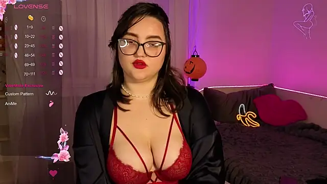 MiraLuccian's cam snapshot