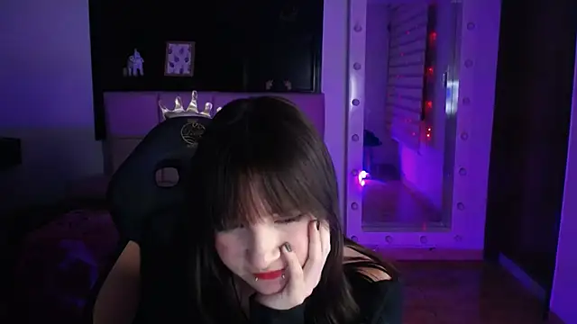 _Charlotte_Collins_'s cam snapshot