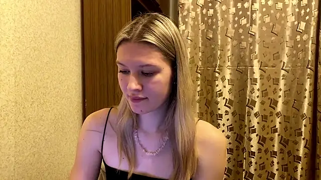 SkyeDavis's cam snapshot