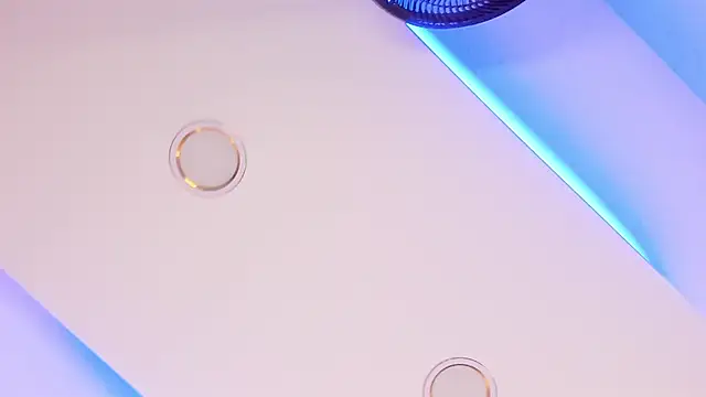 nicolle_pierce's cam snapshot