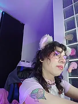 Sweet-SharoKitty live sex cam